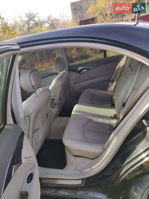 Седан Mercedes-Benz E-Class 2002 в Тячеві
