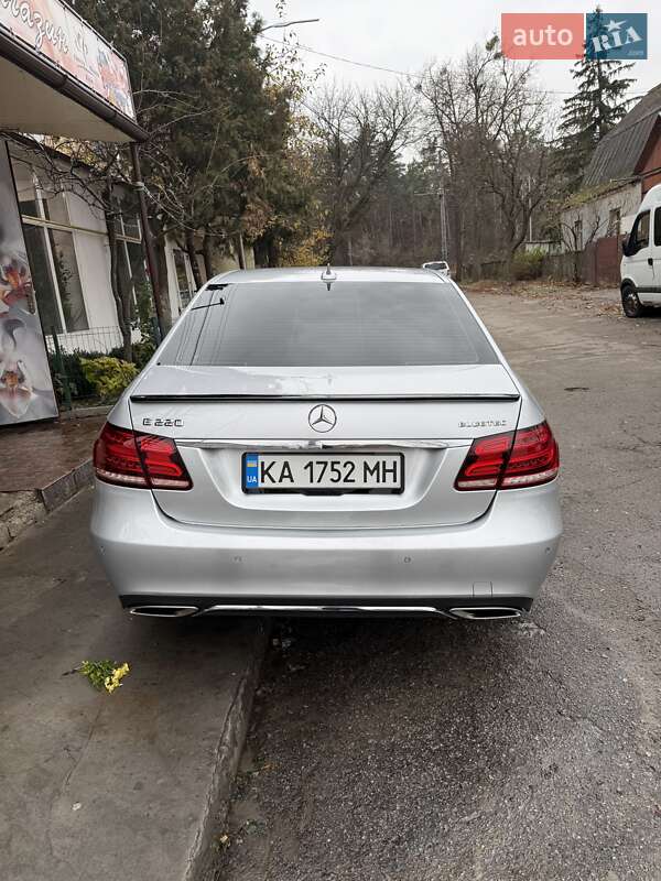 Седан Mercedes-Benz E-Class 2015 в Киеве
