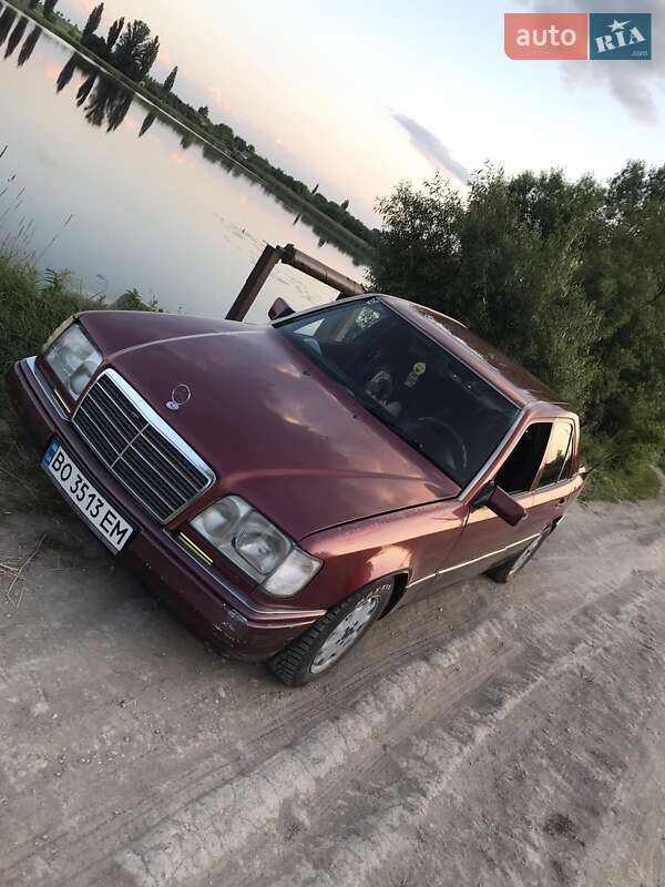 Седан Mercedes-Benz E-Class 1994 в Теофіполі