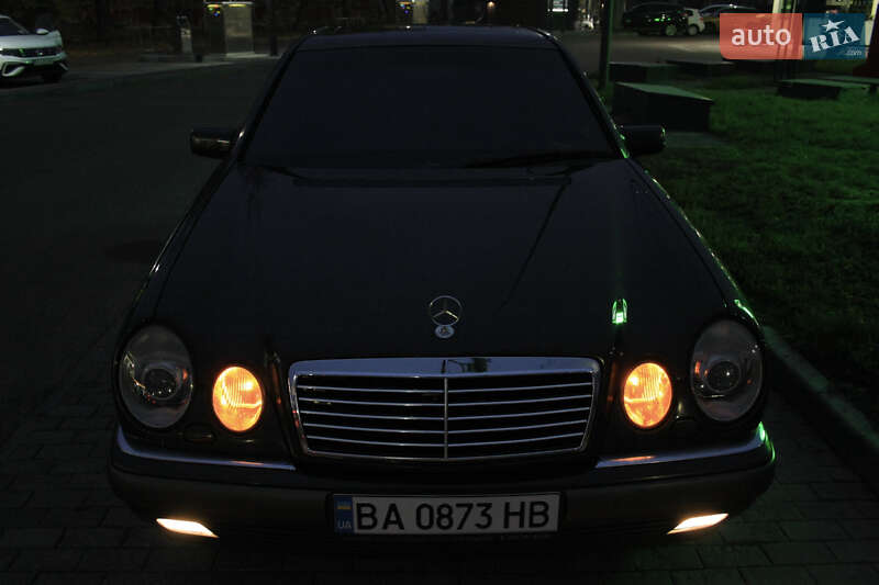 Mercedes-Benz E-Class 1995