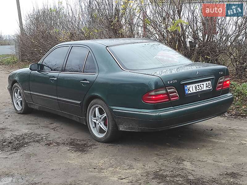 Седан Mercedes-Benz E-Class 2000 в Тетиеве