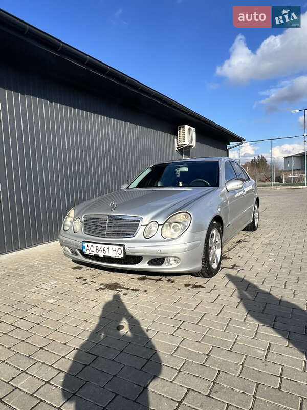 Седан Mercedes-Benz E-Class 2003 в Львове