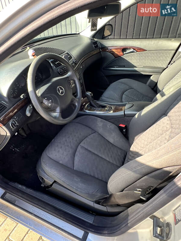 Седан Mercedes-Benz E-Class 2003 в Львове