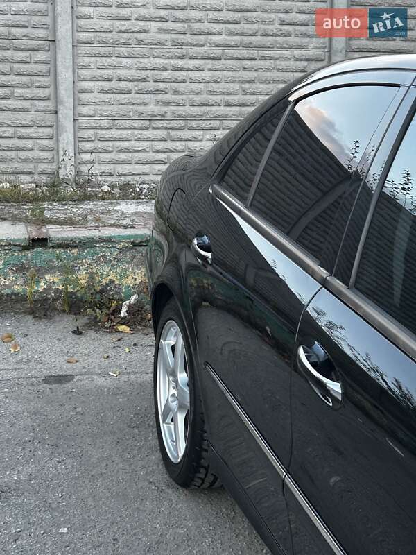 Седан Mercedes-Benz E-Class 2003 в Запорожье