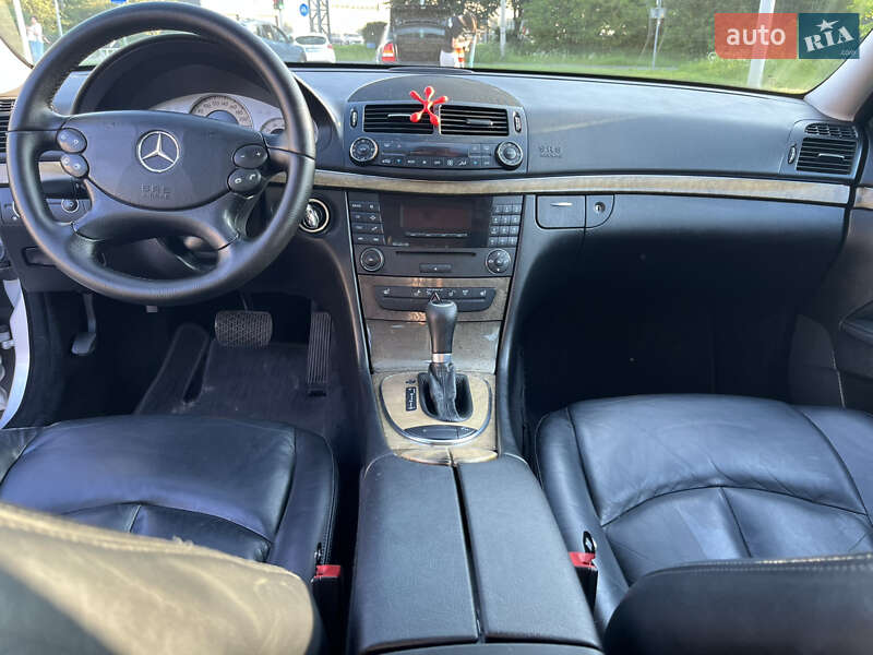 Седан Mercedes-Benz E-Class 2007 в Львове