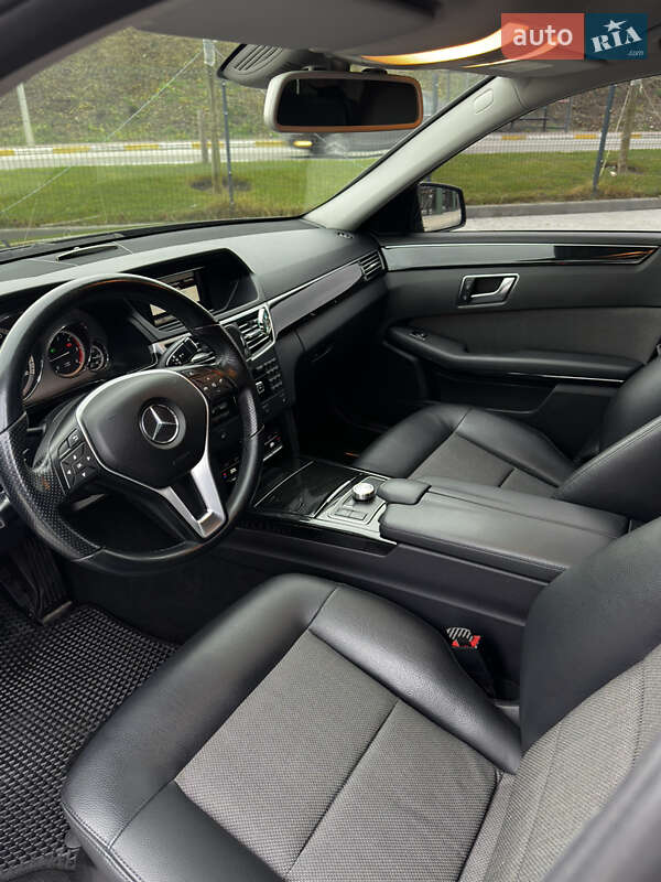 Седан Mercedes-Benz E-Class 2012 в Києві