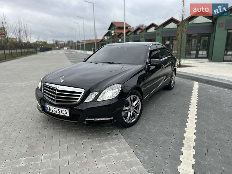 Седан Mercedes-Benz E-Class 2012 в Києві