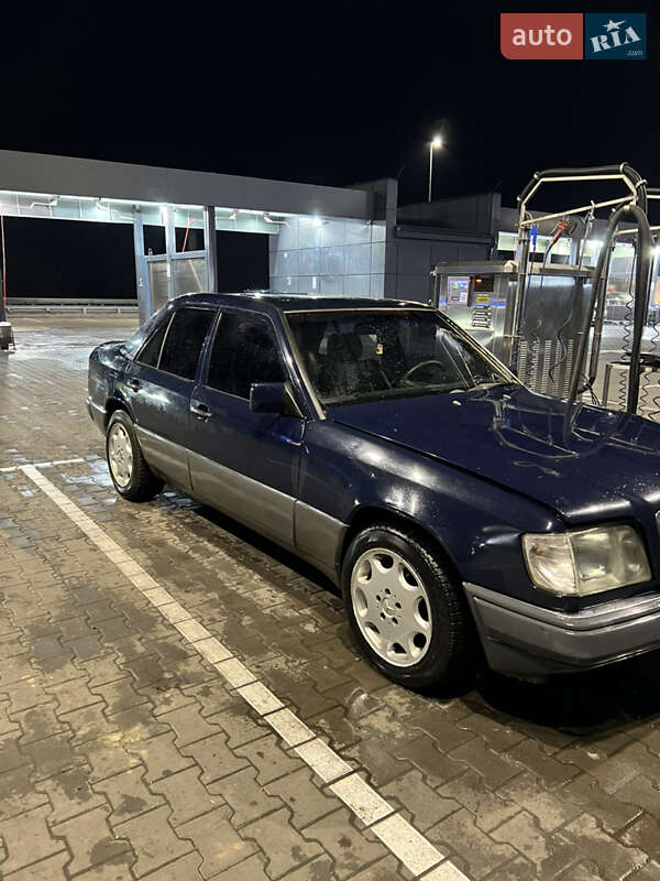 Седан Mercedes-Benz E-Class 1988 в Дмитрівці фото 2 Седан Mercedes-Benz E-Class 1988 в Дмитрівці
