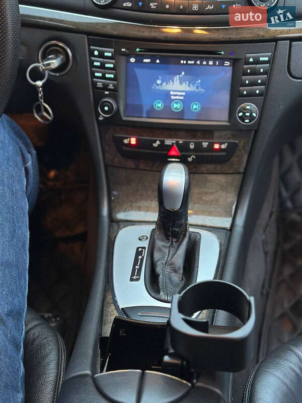 Седан Mercedes-Benz E-Class 2004 в Дніпрі