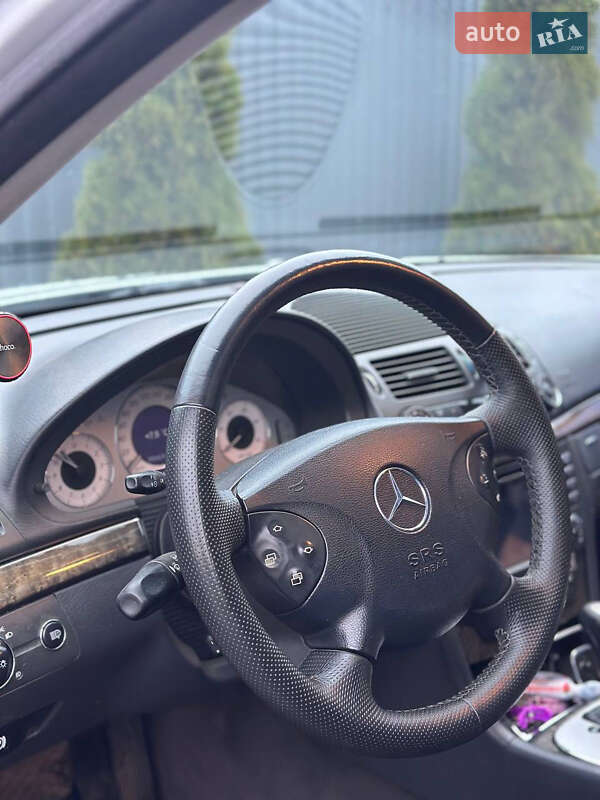 Седан Mercedes-Benz E-Class 2004 в Дніпрі