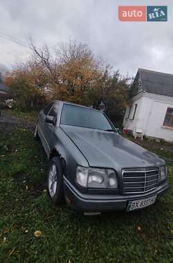 Седан Mercedes-Benz E-Class 1986 в Хмельницькому