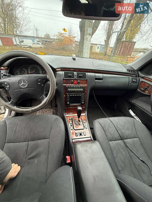 Седан Mercedes-Benz E-Class 2001 в Одессе