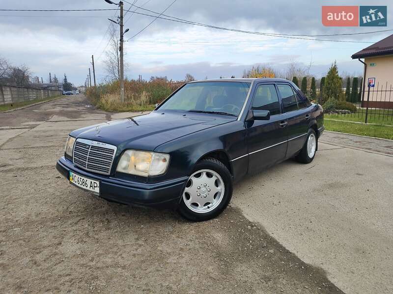 Mercedes-Benz E-Class 1995