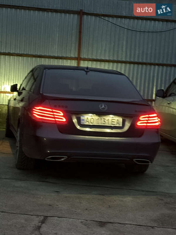 Седан Mercedes-Benz E-Class 2013 в Ужгороде