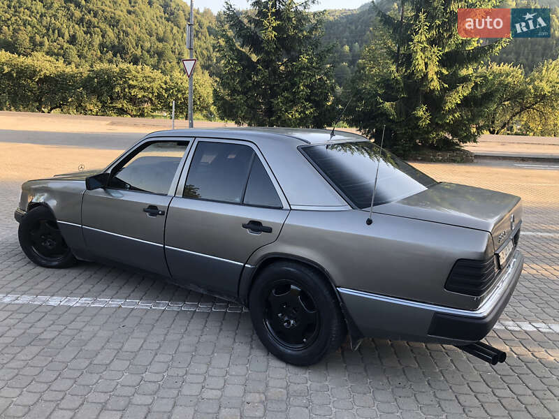 Седан Mercedes-Benz E-Class 1993 в Сколе фото 5 Седан Mercedes-Benz E-Class 1993 в Сколе