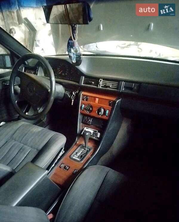 Седан Mercedes-Benz E-Class 1993 в Одессе фото 4 Седан Mercedes-Benz E-Class 1993 в Одессе