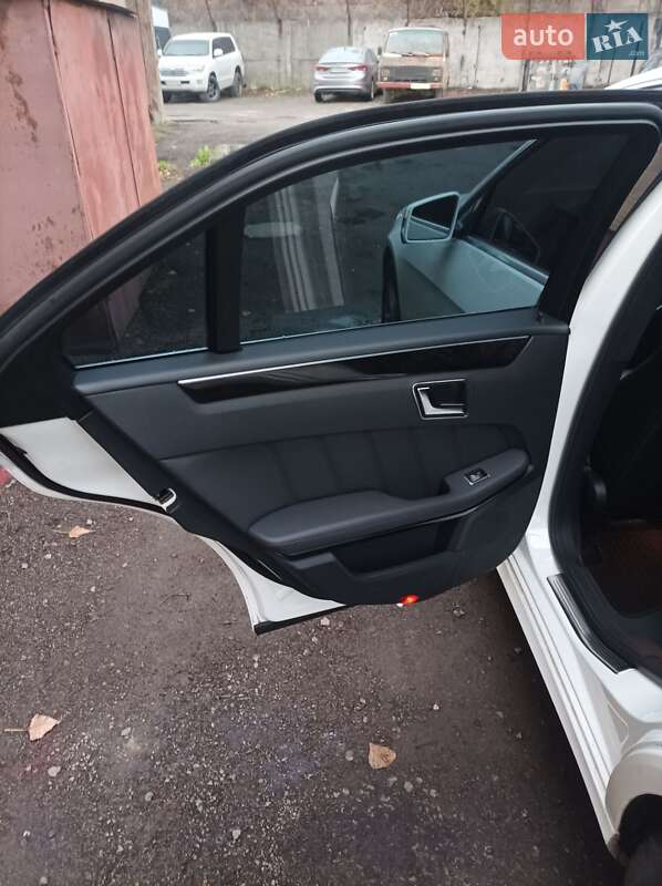 Седан Mercedes-Benz E-Class 2012 в Києві фото 15 Седан Mercedes-Benz E-Class 2012 в Києві
