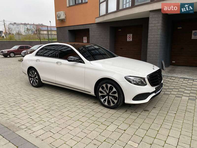 Седан Mercedes-Benz E-Class 2018 в Івано-Франківську