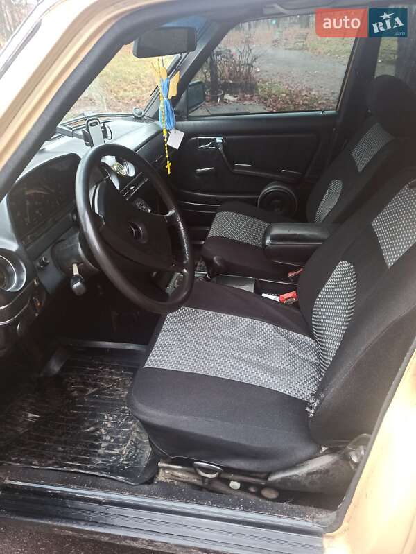 Седан Mercedes-Benz E-Class 1984 в Глухове