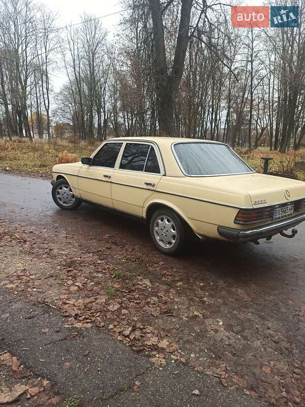 Седан Mercedes-Benz E-Class 1984 в Глухове