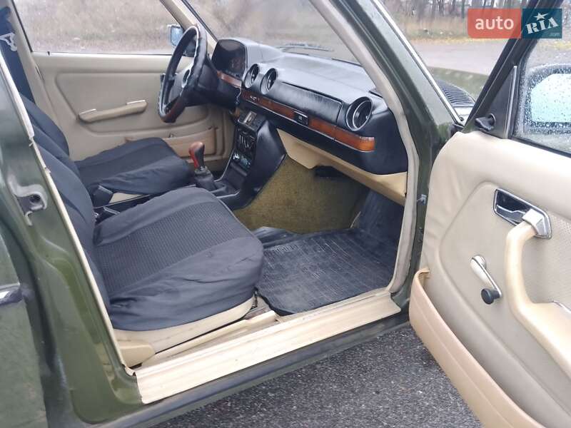 Седан Mercedes-Benz E-Class 1982 в Киеве