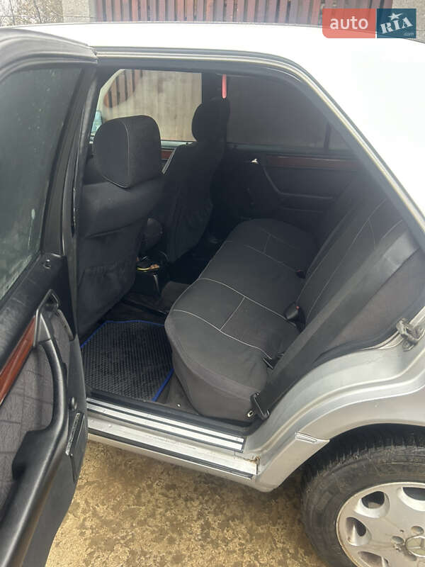 Седан Mercedes-Benz E-Class 1994 в Тячеві фото 8 Седан Mercedes-Benz E-Class 1994 в Тячеві