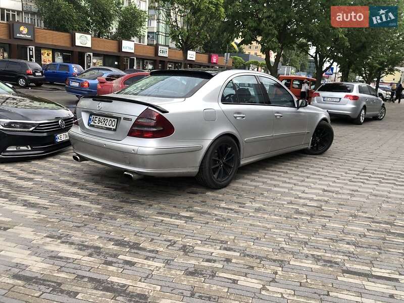 Mercedes-Benz E-Class 2004