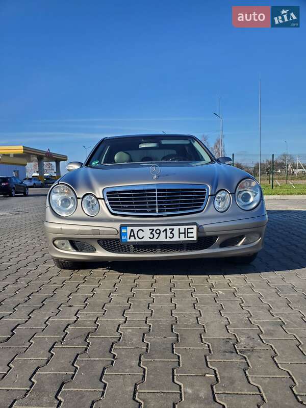 Седан Mercedes-Benz E-Class 2004 в Луцке