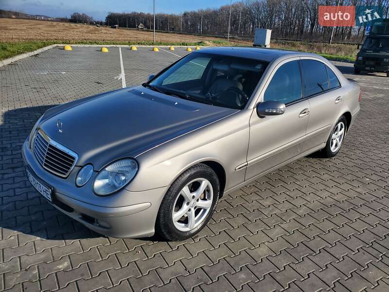 Седан Mercedes-Benz E-Class 2004 в Луцке