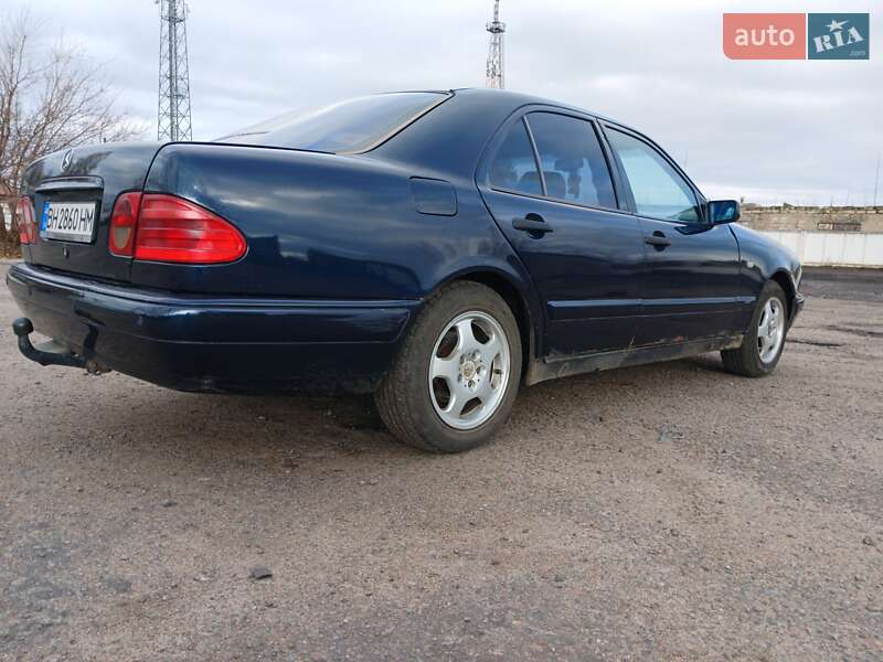 Седан Mercedes-Benz E-Class 1995 в Подільську