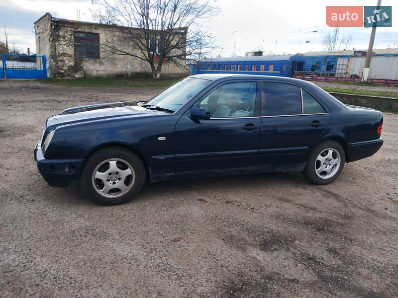 Седан Mercedes-Benz E-Class 1995 в Подільську