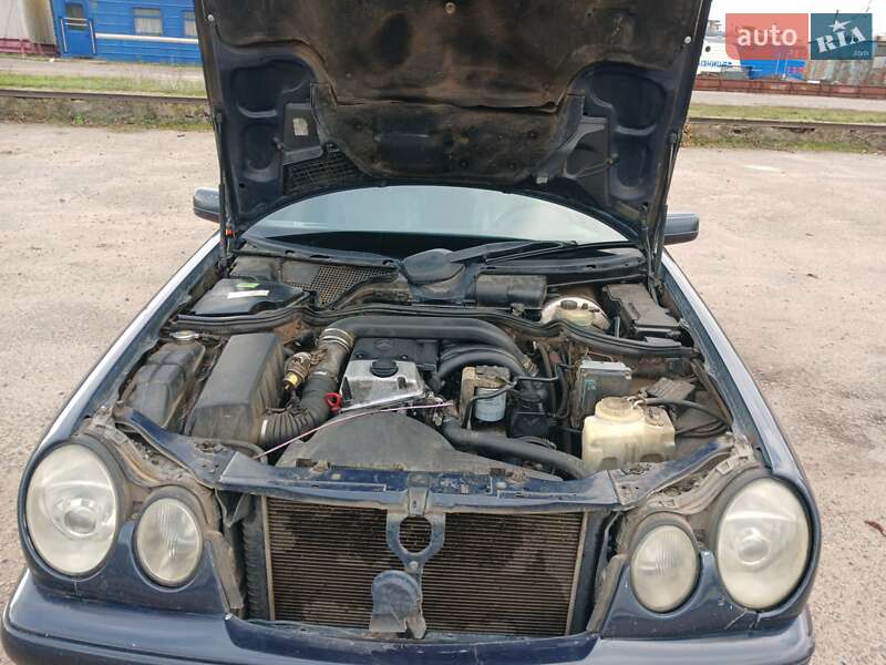 Седан Mercedes-Benz E-Class 1995 в Подільську