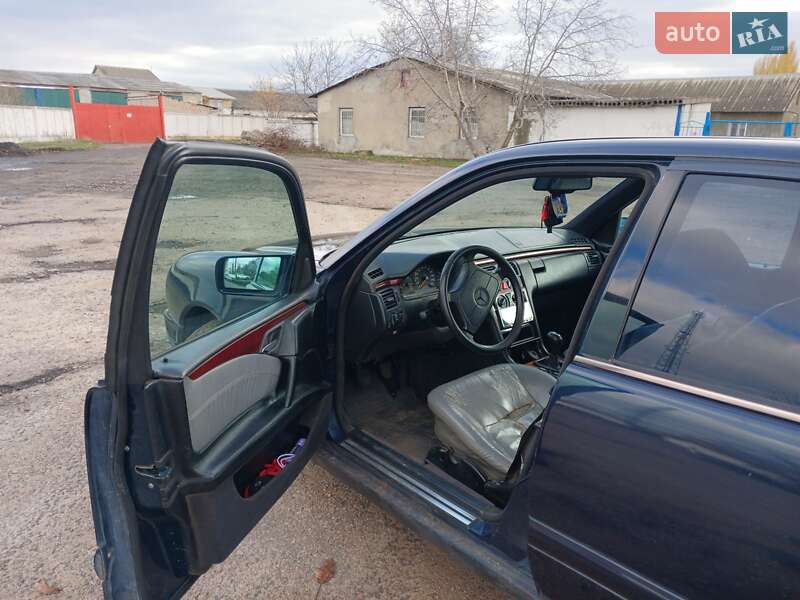 Седан Mercedes-Benz E-Class 1995 в Подільську