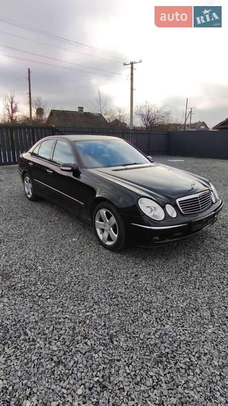 Седан Mercedes-Benz E-Class 2006 в Рокитном