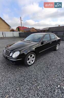 Седан Mercedes-Benz E-Class 2006 в Рокитном