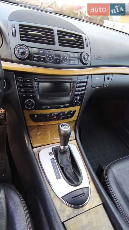 Седан Mercedes-Benz E-Class 2006 в Рокитном