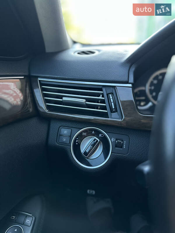 Седан Mercedes-Benz E-Class 2010 в Львові фото 23 Седан Mercedes-Benz E-Class 2010 в Львові
