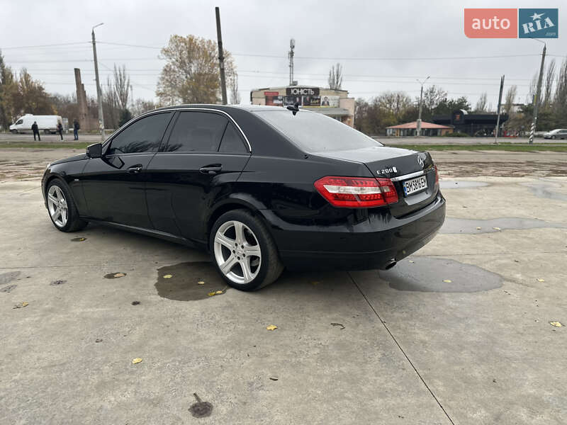 Седан Mercedes-Benz E-Class 2012 в Миколаєві