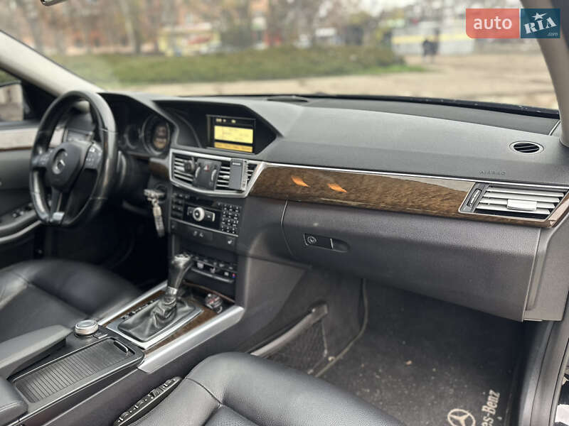 Седан Mercedes-Benz E-Class 2012 в Миколаєві