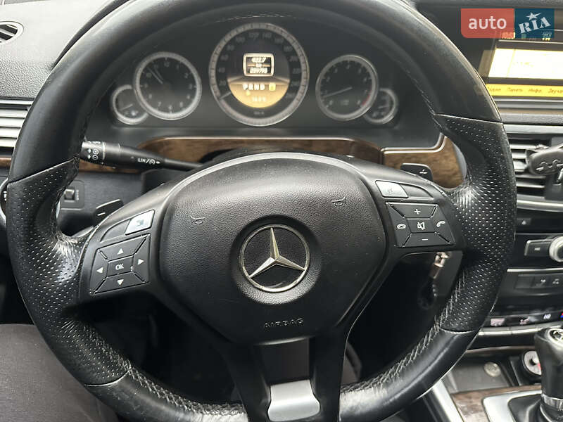 Седан Mercedes-Benz E-Class 2012 в Миколаєві