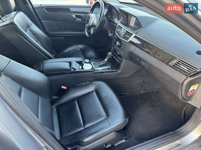 Седан Mercedes-Benz E-Class 2010 в Киеве фото 22 Седан Mercedes-Benz E-Class 2010 в Киеве