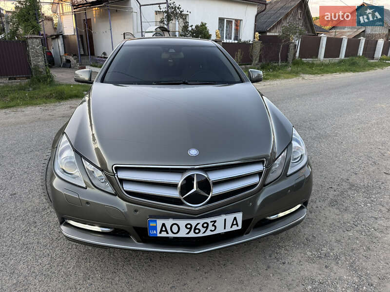 Купе Mercedes-Benz E-Class 2011 в Тячеві