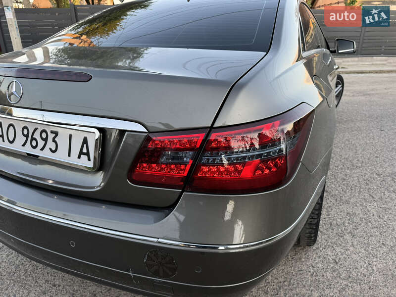 Купе Mercedes-Benz E-Class 2011 в Тячеві