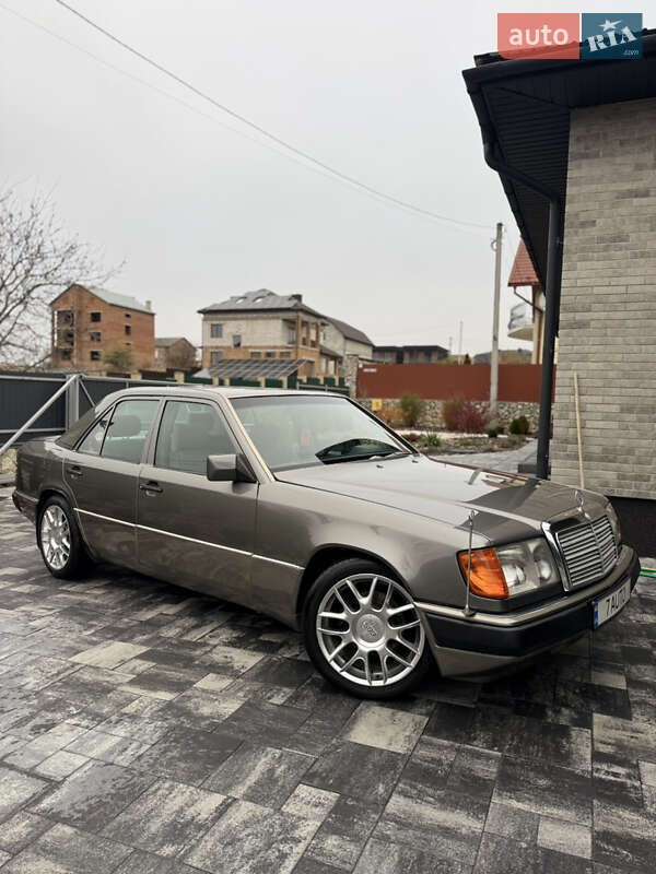 Седан Mercedes-Benz E-Class 1991 в Тернополі
