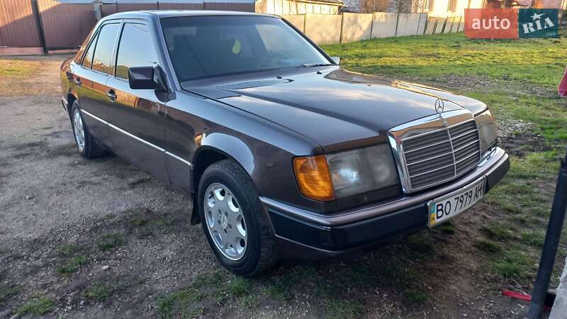 Mercedes-Benz E-Class 1992 Mercedes-Benz E-Class 1992