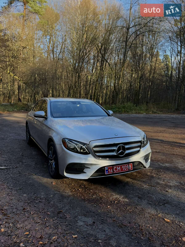 Седан Mercedes-Benz E-Class 2018 в Львове