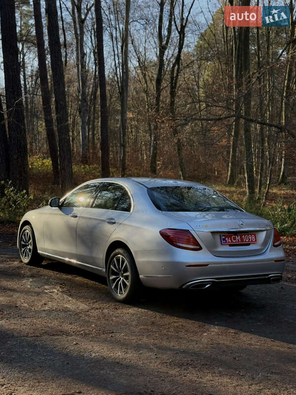Седан Mercedes-Benz E-Class 2018 в Львове