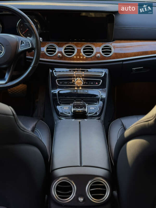 Седан Mercedes-Benz E-Class 2018 в Львове
