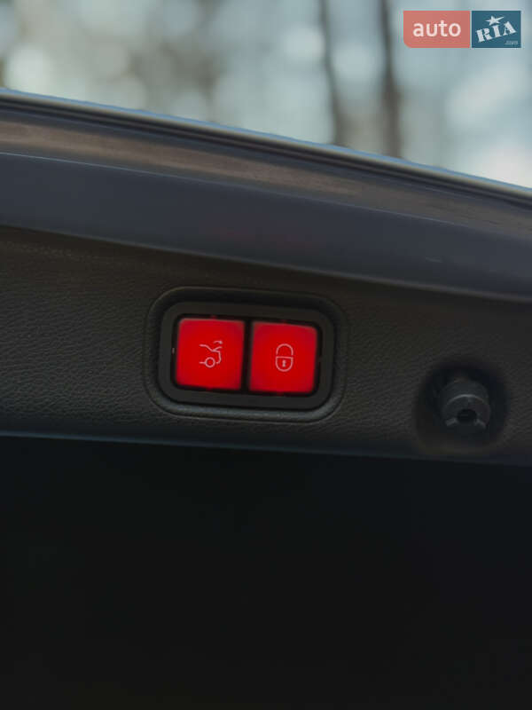 Седан Mercedes-Benz E-Class 2018 в Львове