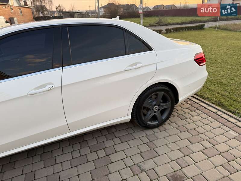 Седан Mercedes-Benz E-Class 2013 в Чернівцях фото 4 Седан Mercedes-Benz E-Class 2013 в Чернівцях